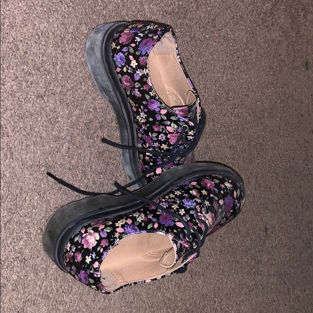Rain hard toe shoes